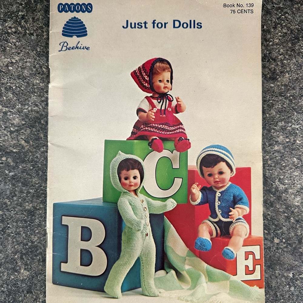 Vintage Beehive Just for Dolls' Knitting Patterns Doll And Barbie Clothes